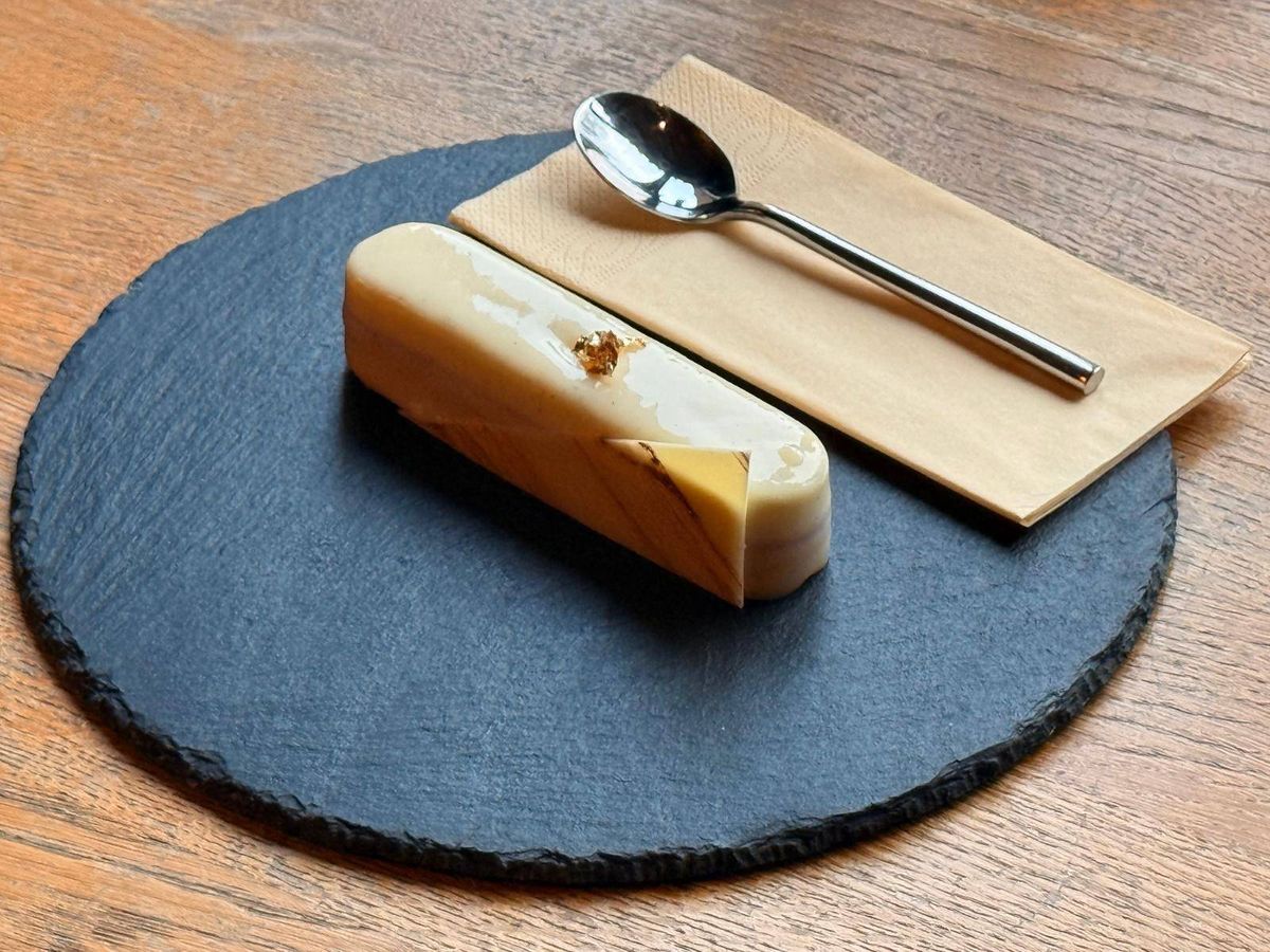 Eccentrica, Un Desert Executat Special Pentru Citrus de Massimo Pica, Campion Mondial la Patiserie.